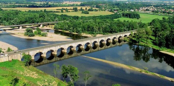 Sur l'Allier: pont-canal du Guétin - Le Bec d'Allier - L'écluse